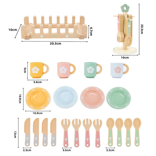Little wooden tableware set