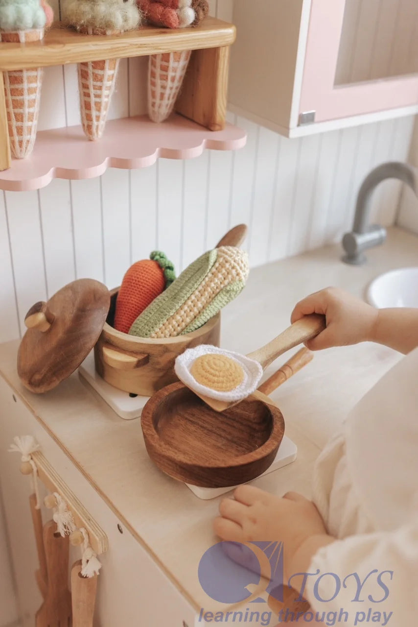 Little MAHOGANY PAN & POT SET